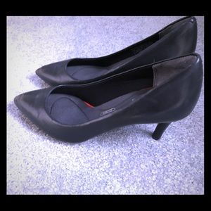 Rockport total motion 75mm  black leather pumps